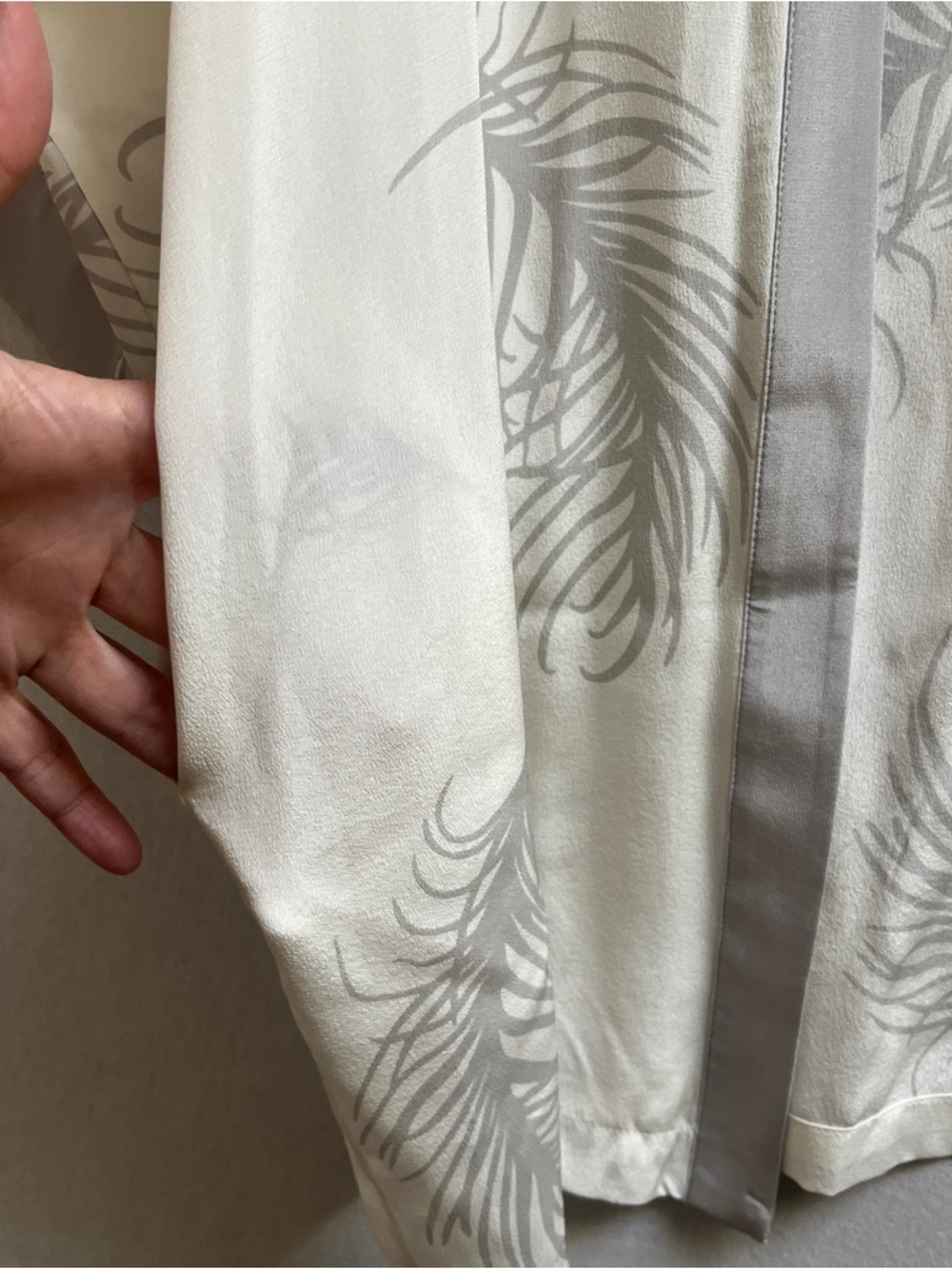 Mint Velvet 100% Silk Grey Feather Print Kimono Duster Cardigan 14 - Picture 3 of 8